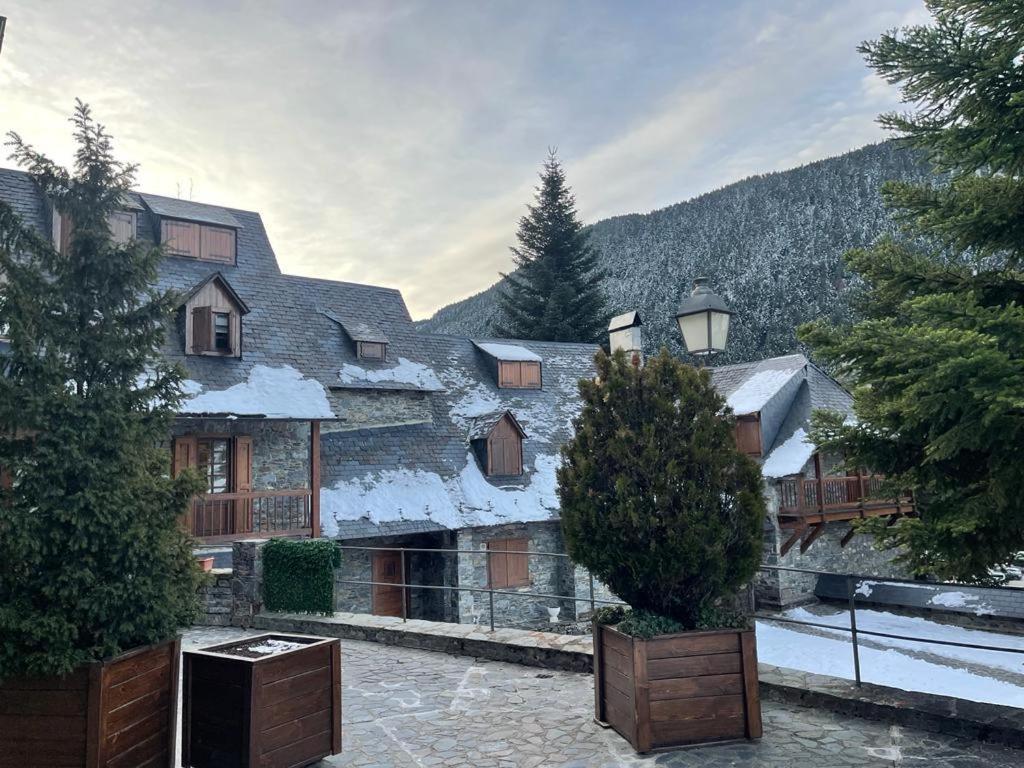 Baqueira 1500 Pie De Pistas Apartamento Cuilas Naut Aran المظهر الخارجي الصورة